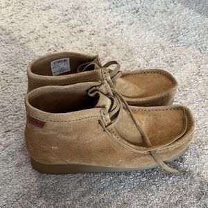 Clarks Men's Light Brown Suede Chukka Boots